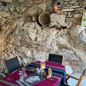 D'hotes Les 3 Cochons D'olt Bed & Breakfast